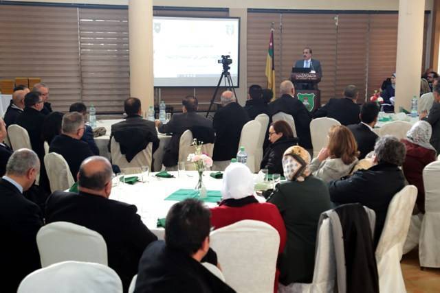 الجامعة الأردنیّة تكرّم الدكتورة سناء الشّعلان لتمیّزھا البحثيّ