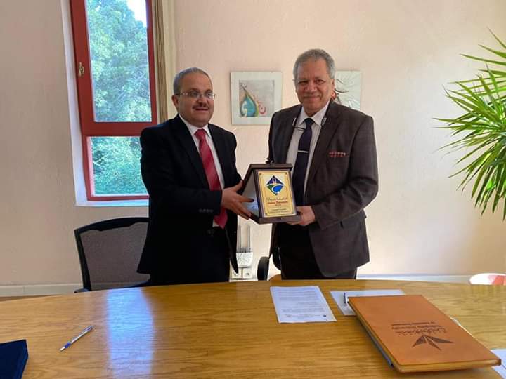 جامعة جدارا توقع مذكرة تفاهم مع جامعة هليوبوليس في القاهرة