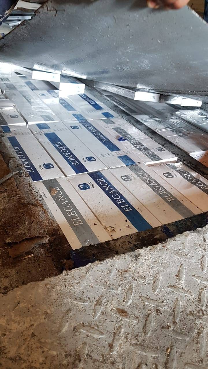 الجمارك الاردنية تحبط تهريب دخان ومشروبات كحولية .. صور وفيديو