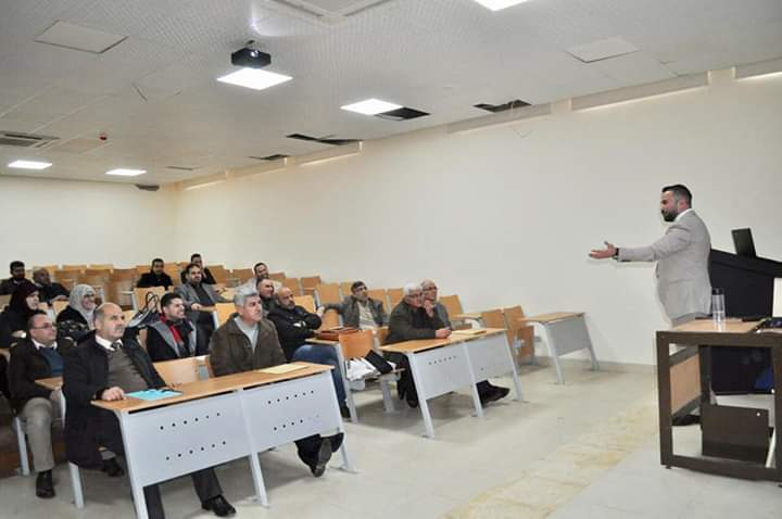 محاضرة في جامعة جدارا حول كيفية الدفع عبر الهاتف النقال 