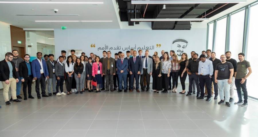 جامعة عجمان تستضیف وفدا متعدد الجنسیات مكون من 42 طالب وطالبة في مخیمھا الشتوي