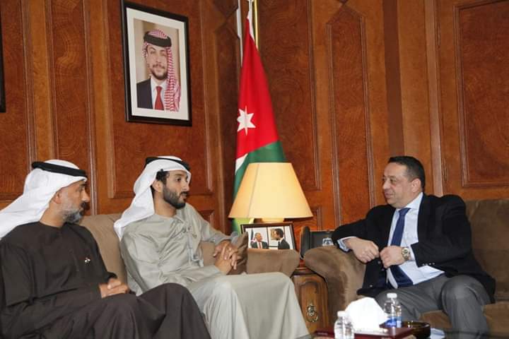 وزير الدولة لشؤون رئاسة الوزراء يبحث مع امين عام مجلس الوزراء الاماراتي التعاون المشترك