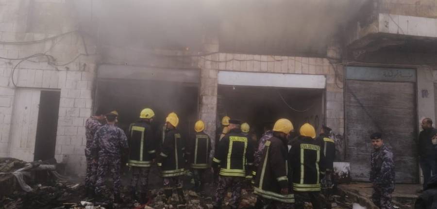 العاصمة : إخماد حريق محل إسفنج في منطقة القويسمة