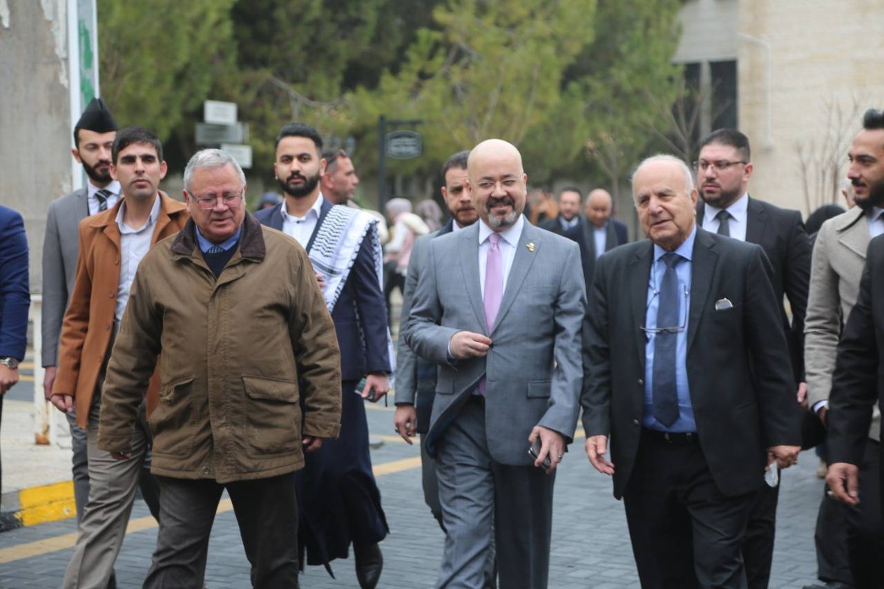 السفير العذاري يزور جامعة البتراء ويؤكد على التعاون والتواصل لخدمة الطلبة العراقيين