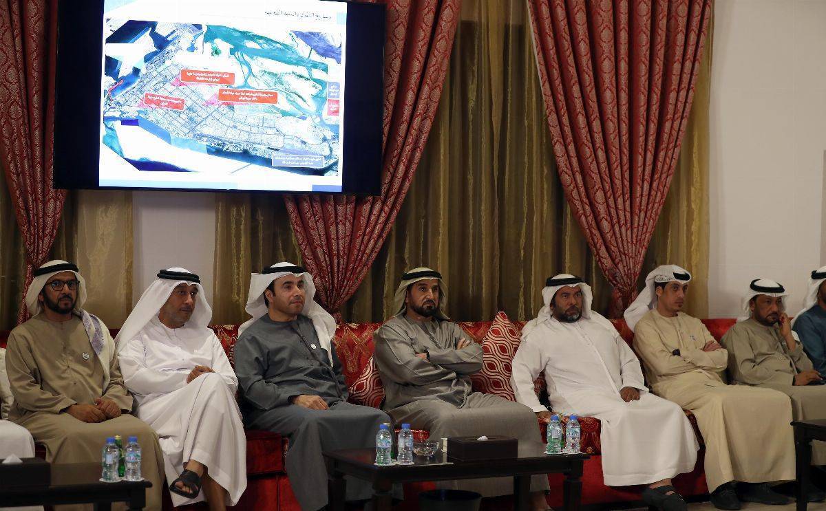 ندوة بمجلس محمد خلف بعنوان عرض المشاريع التطويرية المستقبلية والحالية للمرافق المجتمعية بجزيرة أبوظبي  