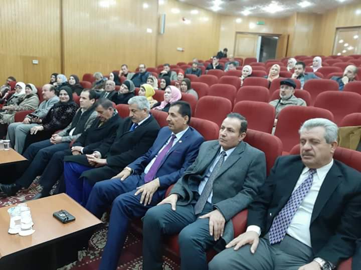 رئيس جامعة جدارا يحاضر حول الورقة النقاشية الرابعة لجلالة الملك في غرفة تجارة إربد 