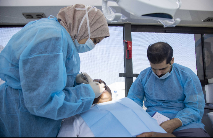 عیادة طب الأسنان المتنقلة بجامعة عجمان تقدم خدماتھا لـ 257 مراجع