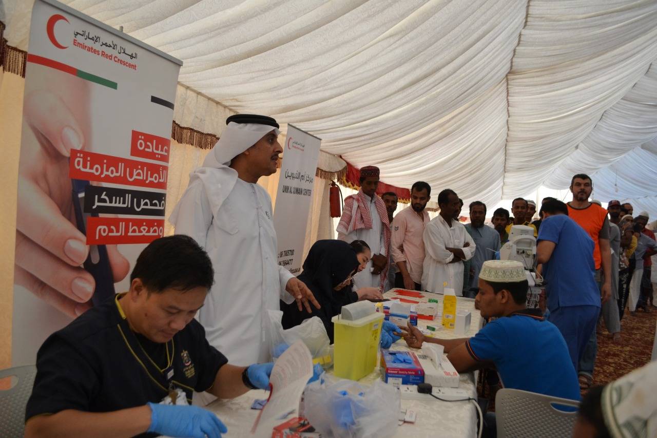 الھلال الأحمر الإماراتي یدعم 54 ألفاً و 285 مستفیداً في أم القوین خلال  العام 2019