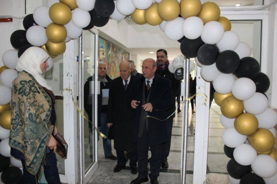 افتتاح معرض للفن التشكیلي لطلبة المرسم الجامعي في جامعة فیلادلفیا