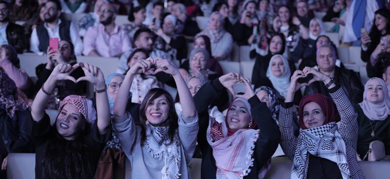 للعام الثاني على التوالي الفنان محمد عساف نجم مسرح المجاز بإمارة الشارقة