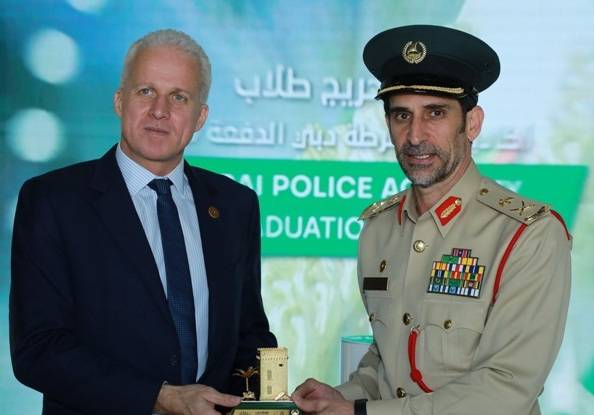 قائد شرطة دبي اللواء المري يستقبل القنصل العام البريطاني في دبي