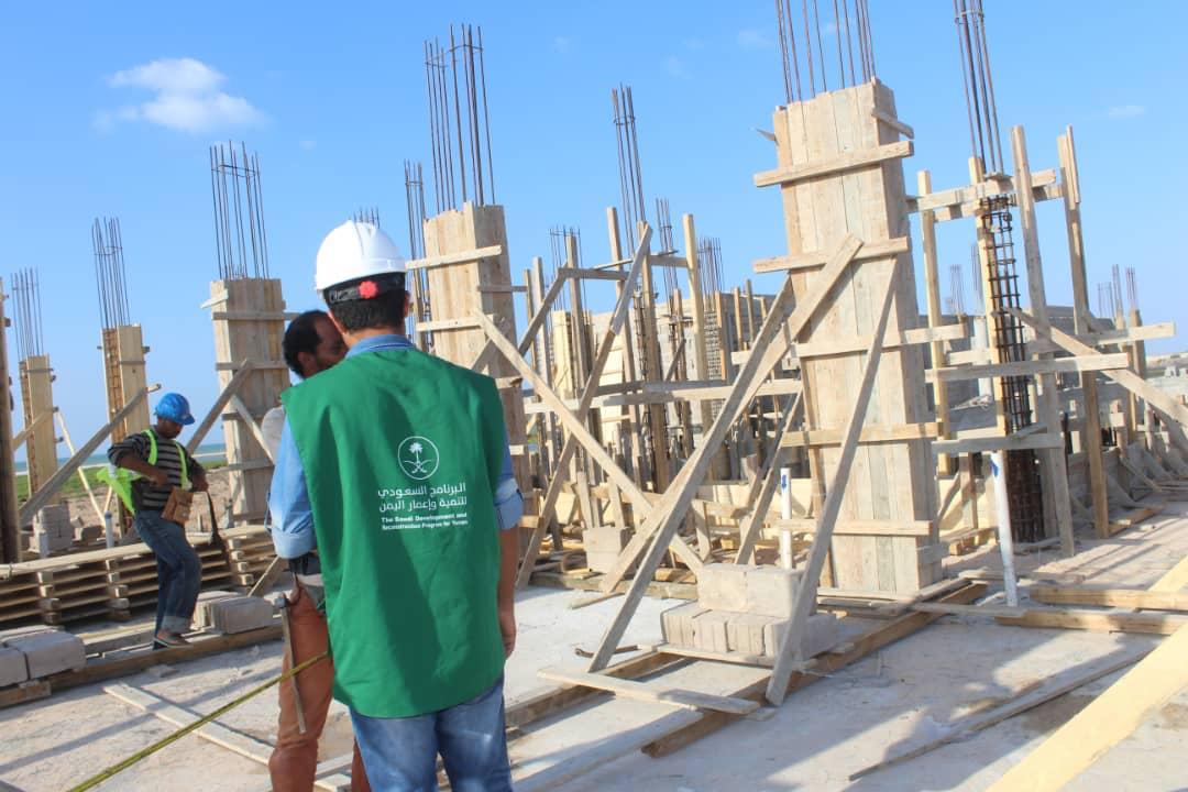 مدينة سقطرى تتنفس التنمية بمشاريع سعودية في قطاعات حيوية 