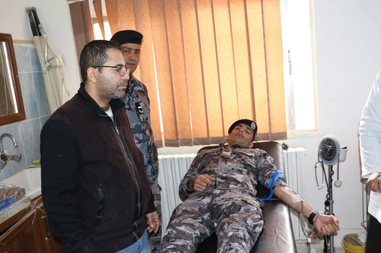 قوات الدرك تنفذ حملة لتوزيع المساعدات والتبرع بالدم بمناطق متفرقة من المملكة