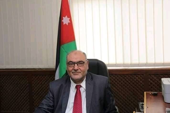 نقيب الأطباء / فرع المفرق الدكتور رزق الله ابو عليم يهنئ البروفيسور الزبون بتعيينه رئيسا للجامعة الهاشمية 