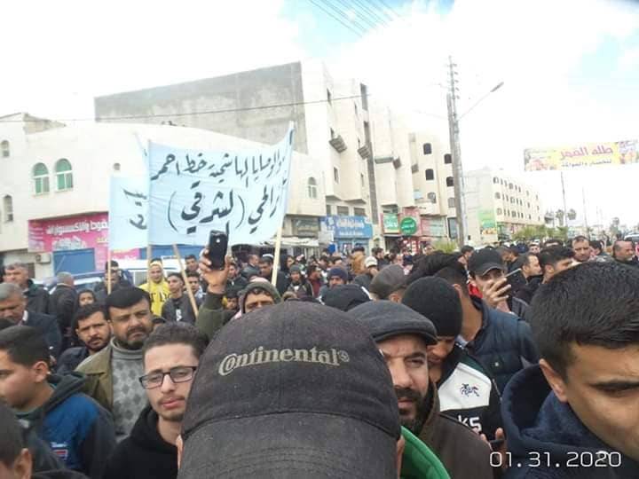 عشائر الحي الشرقي في مادبا تنظم وقفة تأييد لمواقف الملك الرافضة لصفقة القرن . 