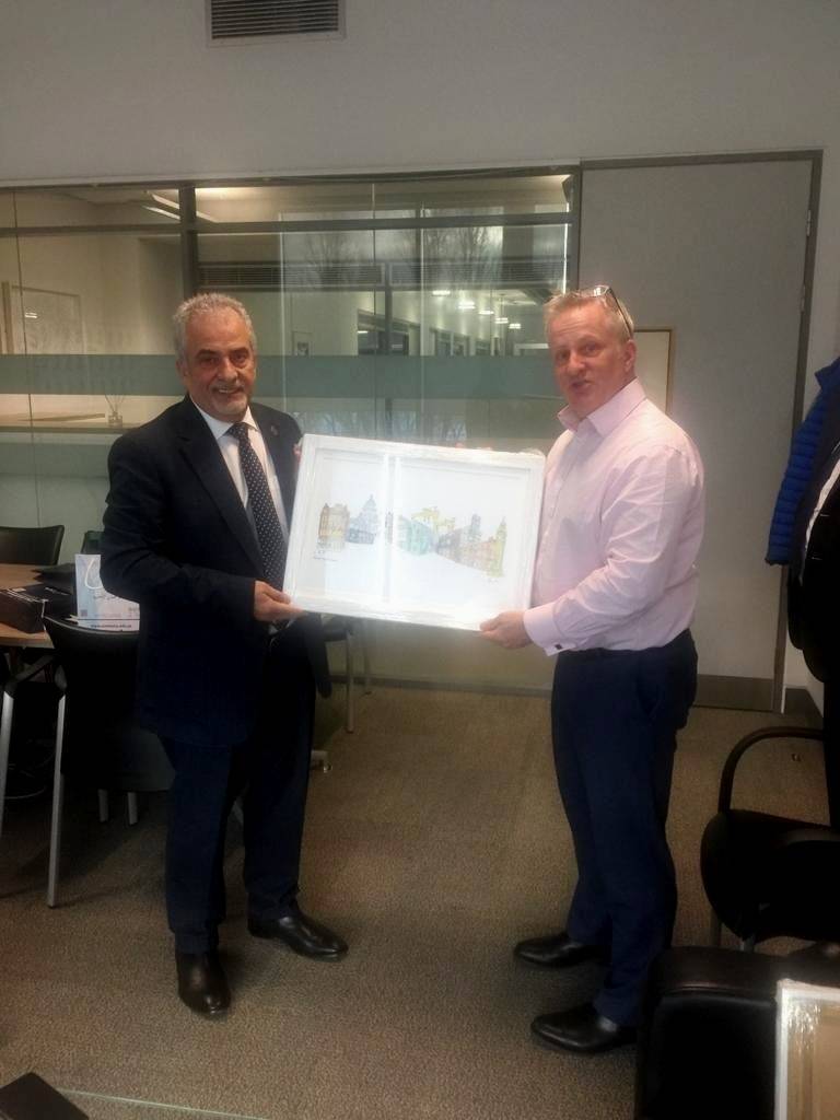 جامعة عمان الاهلية توقع اتفاقية تعاون مع جامعة الستر البريطانية  