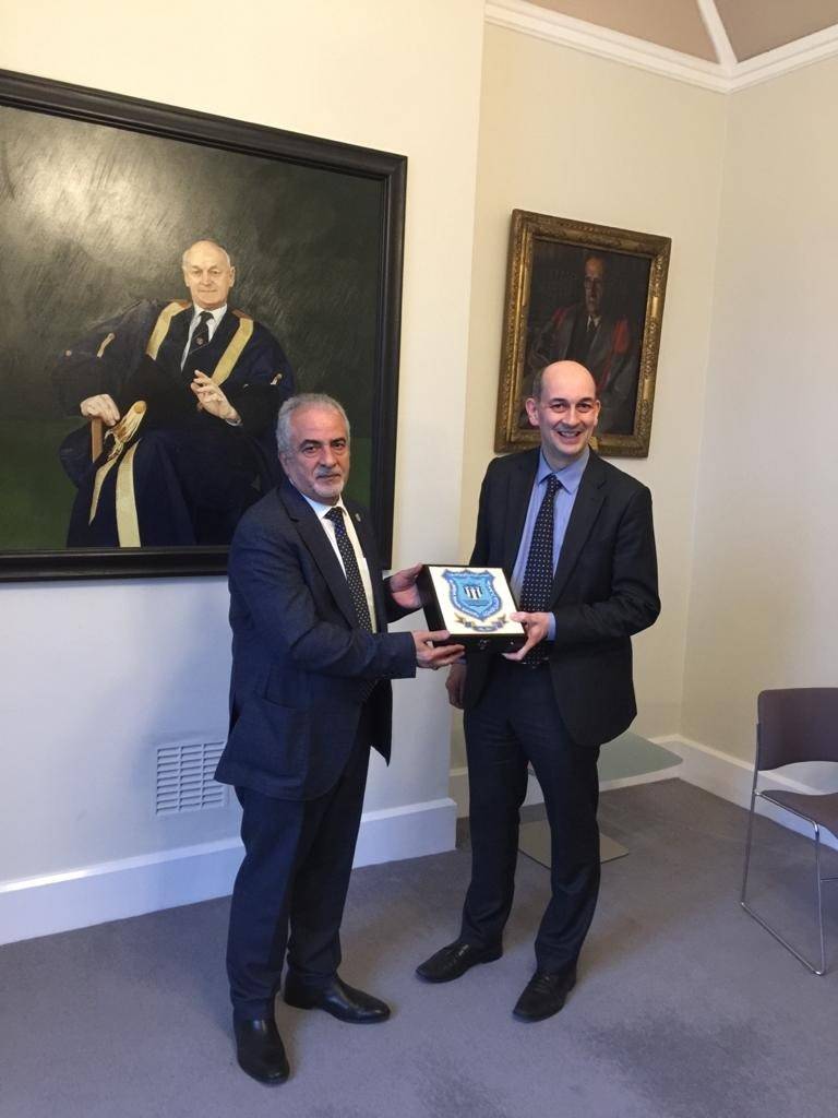 جامعة عمان الأهلية تبرم اتفاقية شراكة إستراتيجية مع جامعة ريدينج البريطانية