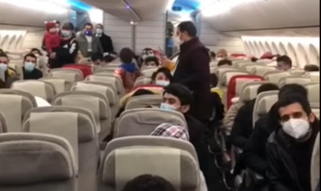 وصول طائرة إخلاء تقل على متنها 71 طالباً أردنياً وعربياً من ووهان الصينية