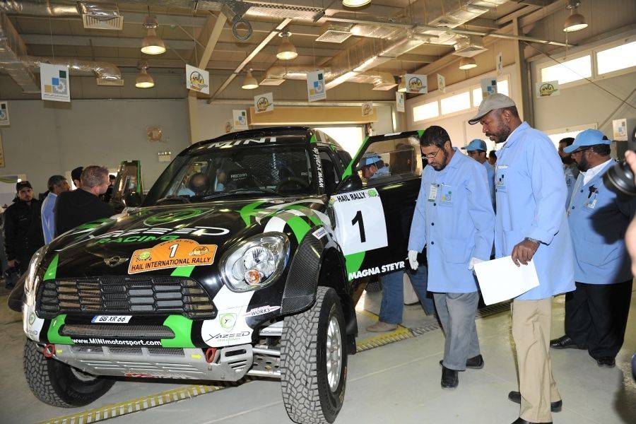 بدء إجراءات الفحص الفني لمركبات 121 مشاركاً في رالي حائل نيسان 2020م