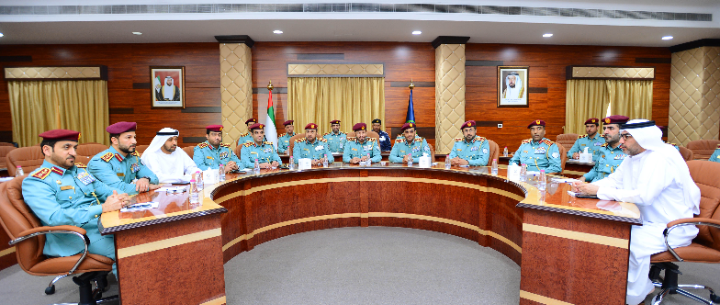 اللواء الشامسي یدشن (عون) مشروع تقدیم الخدمات للجمھور عبر الواتساب