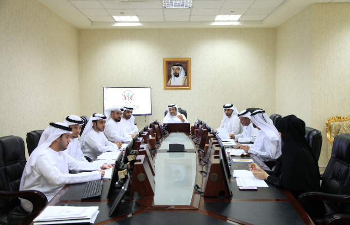 لجنة الشؤون التشريعية والقانونية  بالمجلس الاستشاري لإمارة الشارقة تعقد اجتماعها