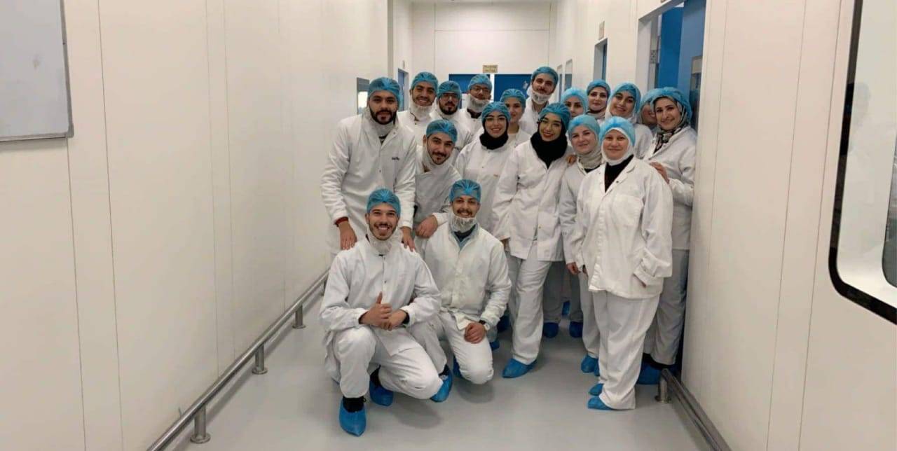 طلبة صیدلة جامعة فیلادلفیا في زیارة لمصنع دار الدواء للتنمیة 