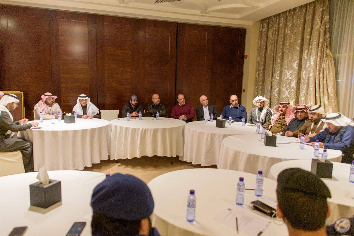 اجتماع تنسيقي للطائرات المشاركة برالي حائل نيسان 2020