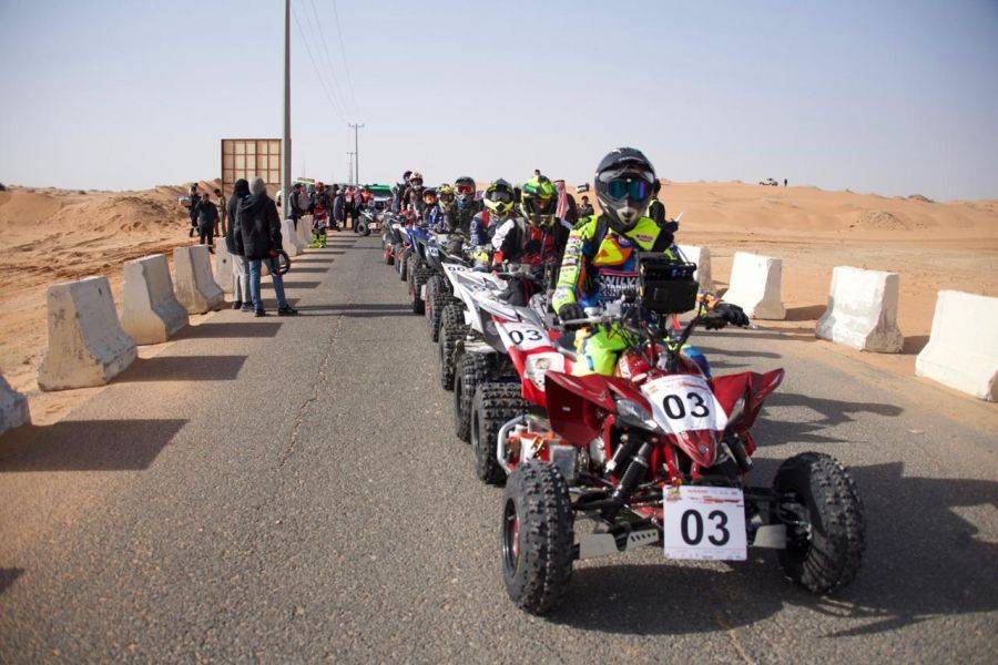 الإماراتي البلوشي يتصدَّر فئة الدرَّاجات والعُريفان يتصدَّر فئة رُباعية العجلات