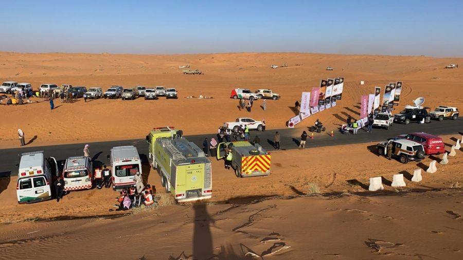 60 آلية من دفاع مدني حائل لسلامة المشاركين بالرالي