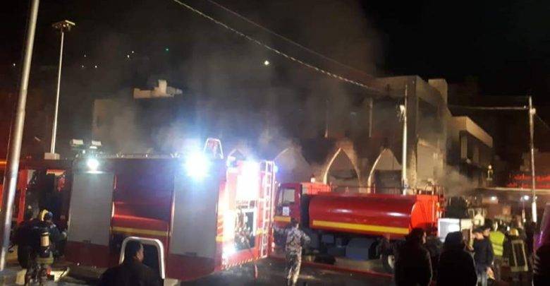 منطقة وسط البلد تشهد حريق كبير في عدد من المحلات التجارية فجر اليوم 