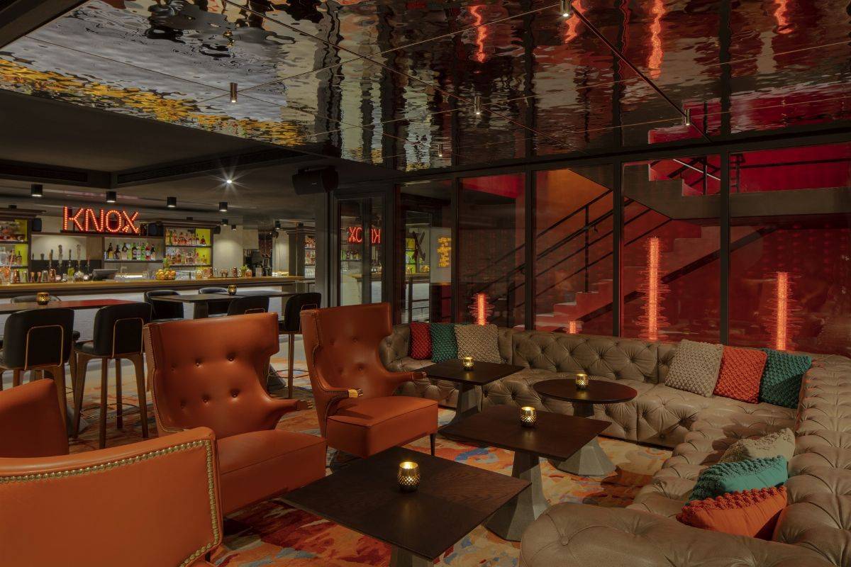 ركن KnoX للمشروبات يمنح زواره تجربة فريدة بعيداً عن رتابة الحياة فوق سطح الأرض