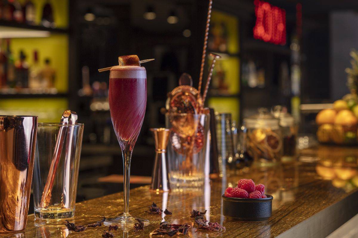 ركن KnoX للمشروبات يمنح زواره تجربة فريدة بعيداً عن رتابة الحياة فوق سطح الأرض