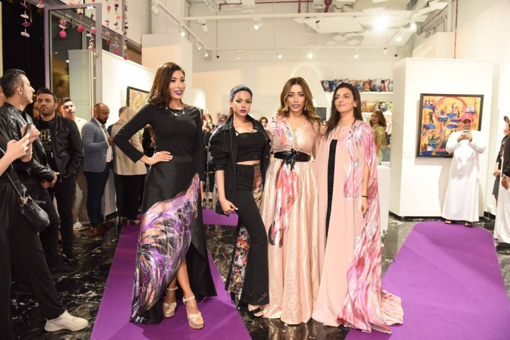 بالصور :افتتاح غاليري ارتيسيتا للفنانة التشكيلية لمياء منهل في دبي