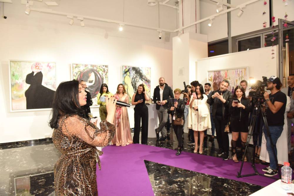 بالصور :افتتاح غاليري ارتيسيتا للفنانة التشكيلية لمياء منهل في دبي