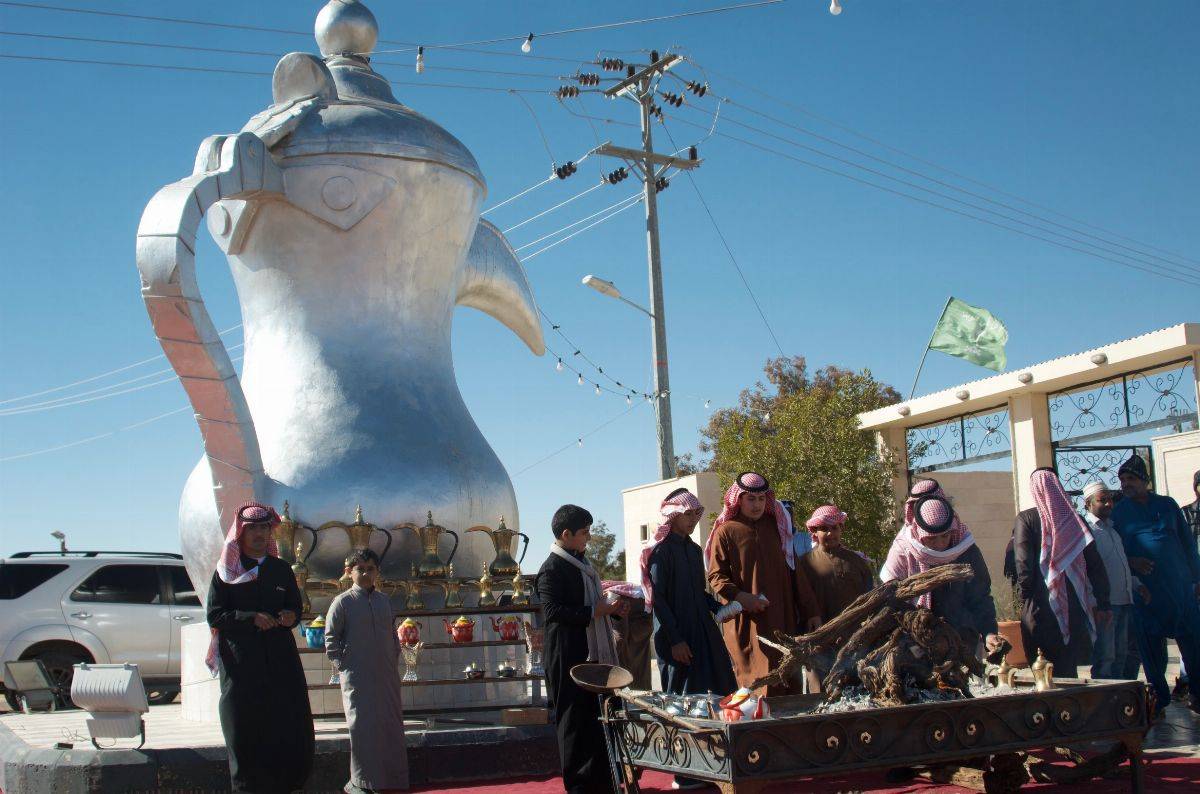 الأهالي يحتفون برالي حائل على طريقتهم الخاصة