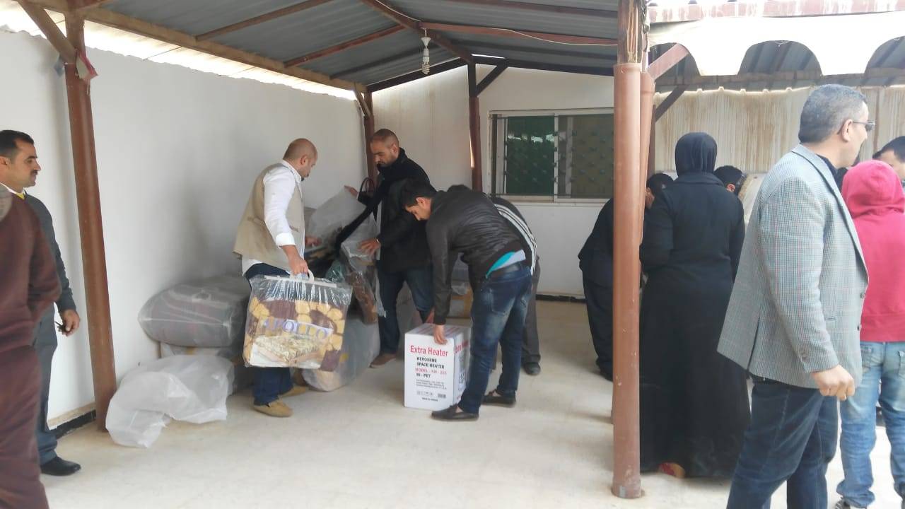 جمعية البلقاء الخيرية تنفذ حملة دفئ في مخيم غزه