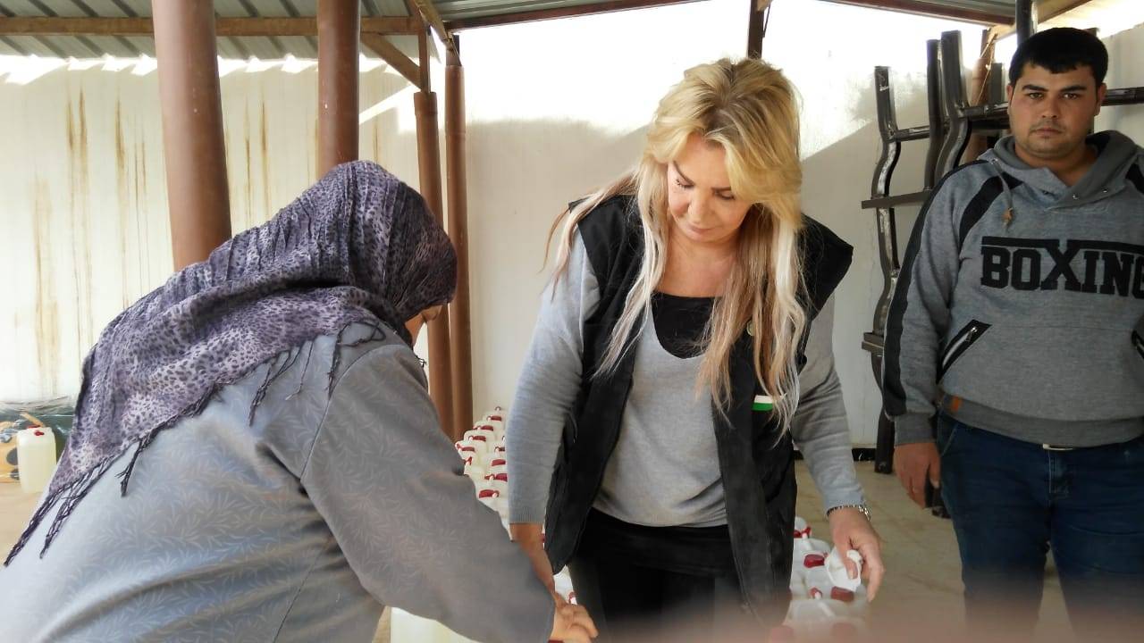 جمعية البلقاء الخيرية تنفذ حملة دفئ في مخيم غزه