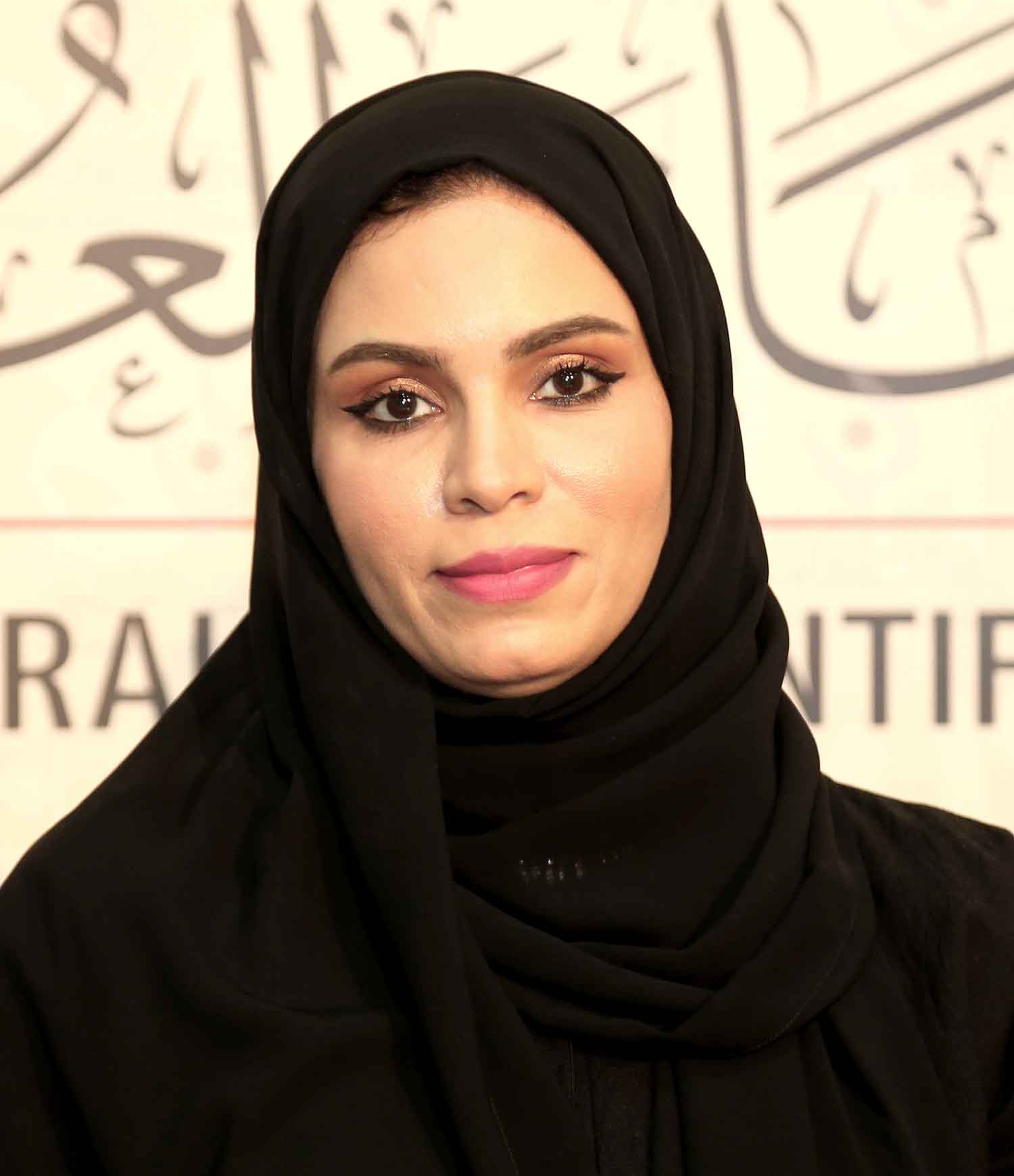 واقع النقد الأدبي في الإمارات  في ندوة الثقافة والعلوم في دبي   