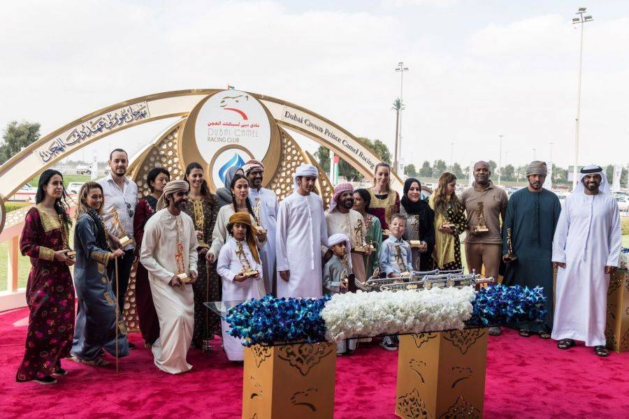 ولي عهد دبي محمد بن راشد آل مكتوم يتوج الفائزين بـ ماراثون رحلة الهجن