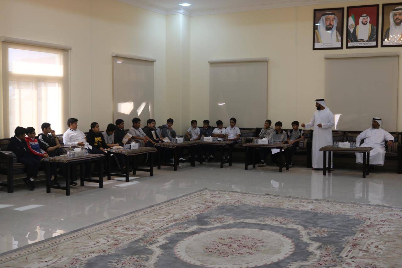 مجلس ضاحية الصبيحية في خورفكان يناقش فعالياته خلال العام الجاري وينظم ندوة عن سنع المجالس