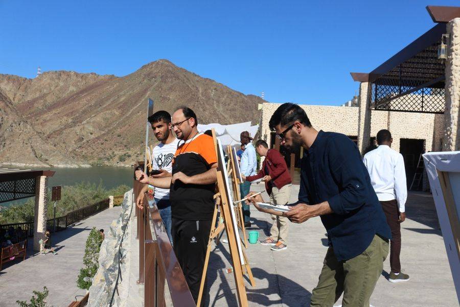 عمادة شؤون الطلبة بالجامعة القاسمية تعرف طلابها بسد الرفيصة