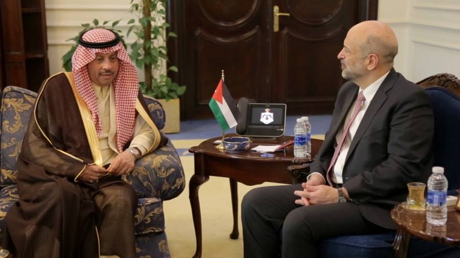 رئيس الوزراء الأردني يستقبل سفير المملكة لدى الأردن