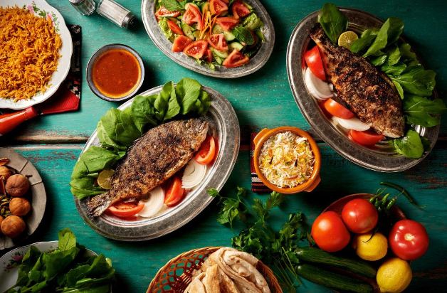 انطلق في رحلة استثنائية من عالم المذاقات خلال مهرجان دبي للمأكولات