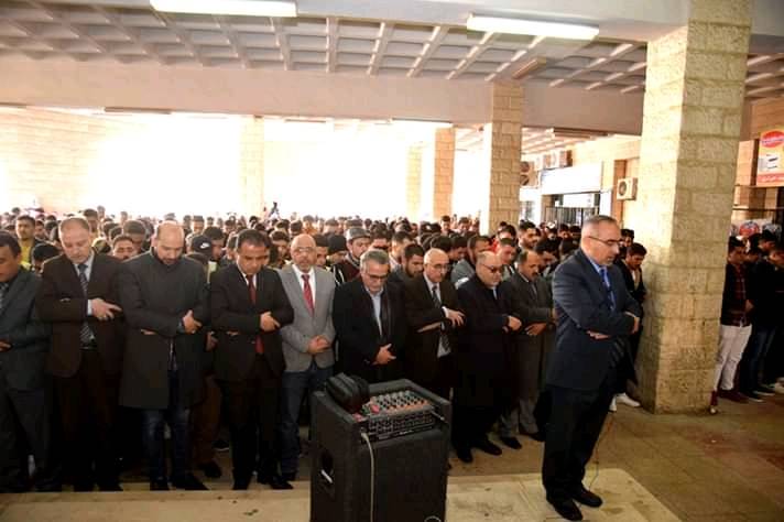 أداء صلاة الغائب على الطالبة الراحلة قمر الجعبة في الجامعة الهاشمية