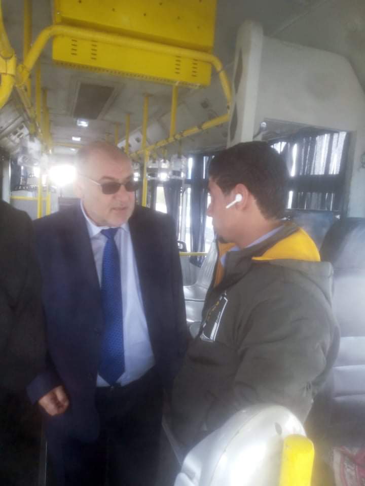 رئيس الجامعة الهاشمية يتفقد مجمع الحافلات الجنوبي ويستمع لشكاوي الطلبة