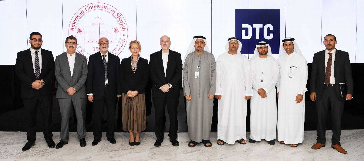 مؤسسة تاكسي دبي توقع مذكرة مع أمیركیة الشارقة في مجال التعاون  الأكادیمي والبحثي 