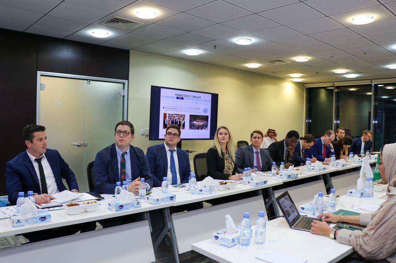 وفد من الكونجرس الأمريكي يزور مقر «إعمار اليمن» ويلتقي السفير «آل جابر»