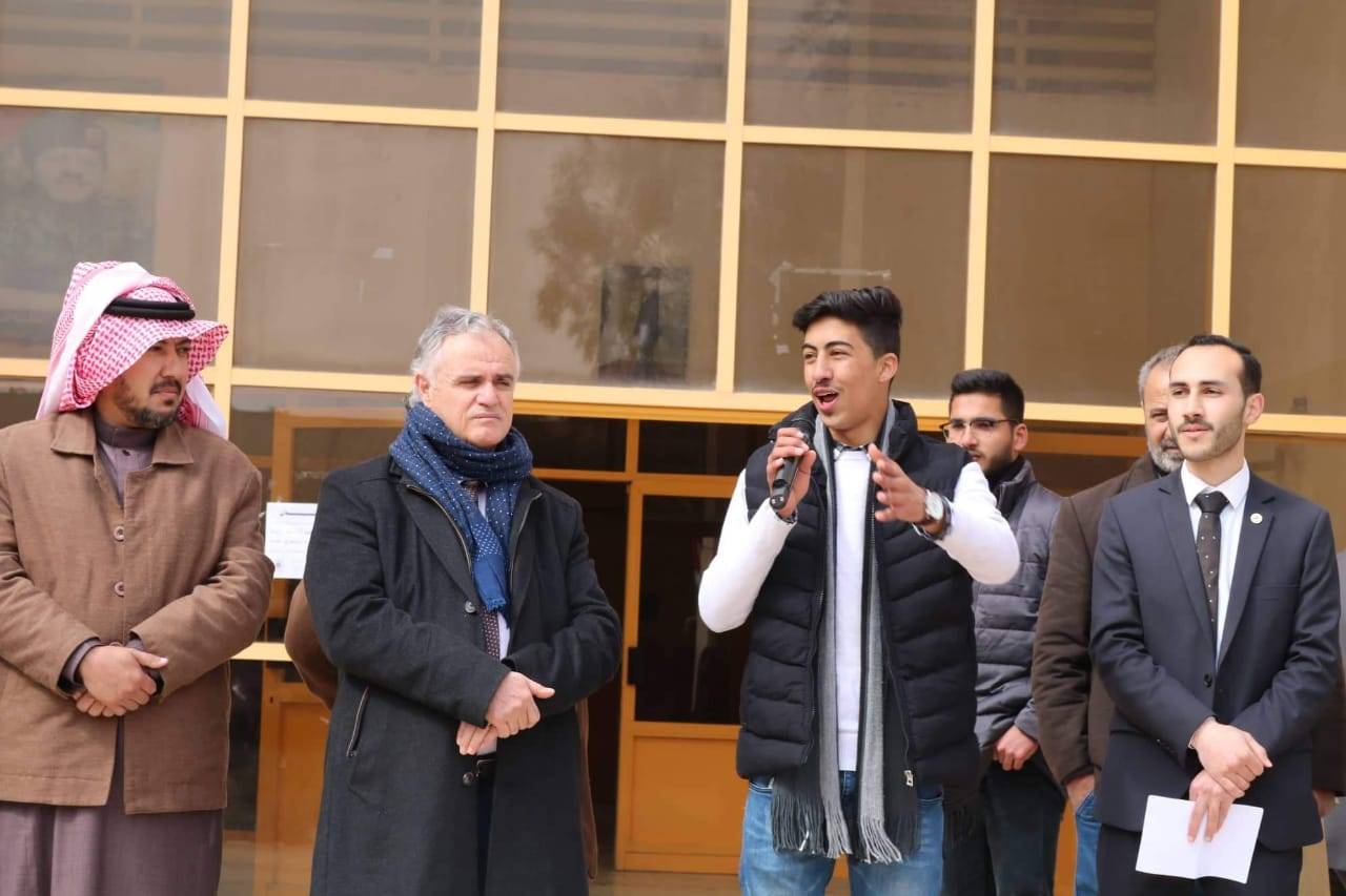 وقفة طلابية في جامعة الحسين بن طلال تنديدا  بصفقة القرن