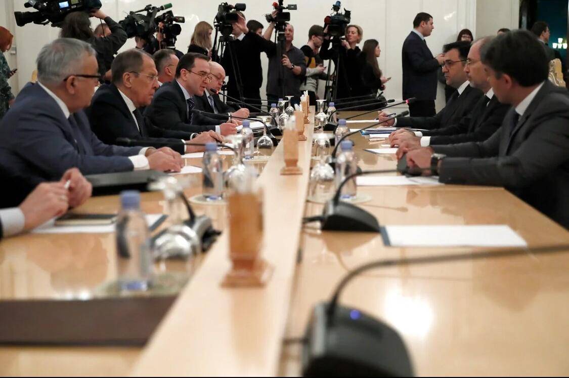 الصفدي يعقد مع وزير الخارجية الروسي جولة مشاورات سياسية 