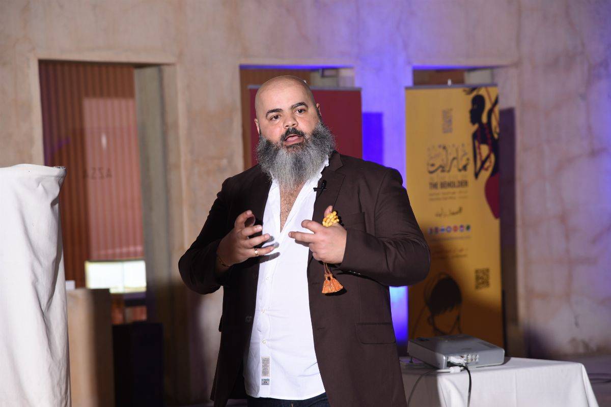 الدكتور فهد الشهابي يستعرض أغرب ما شاهد في جولاته حول العالم